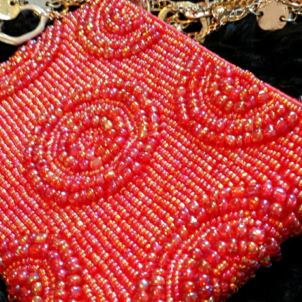 NWOT!! ABOUT COLOR  IRIDESCENT BEADED COIN PURSE